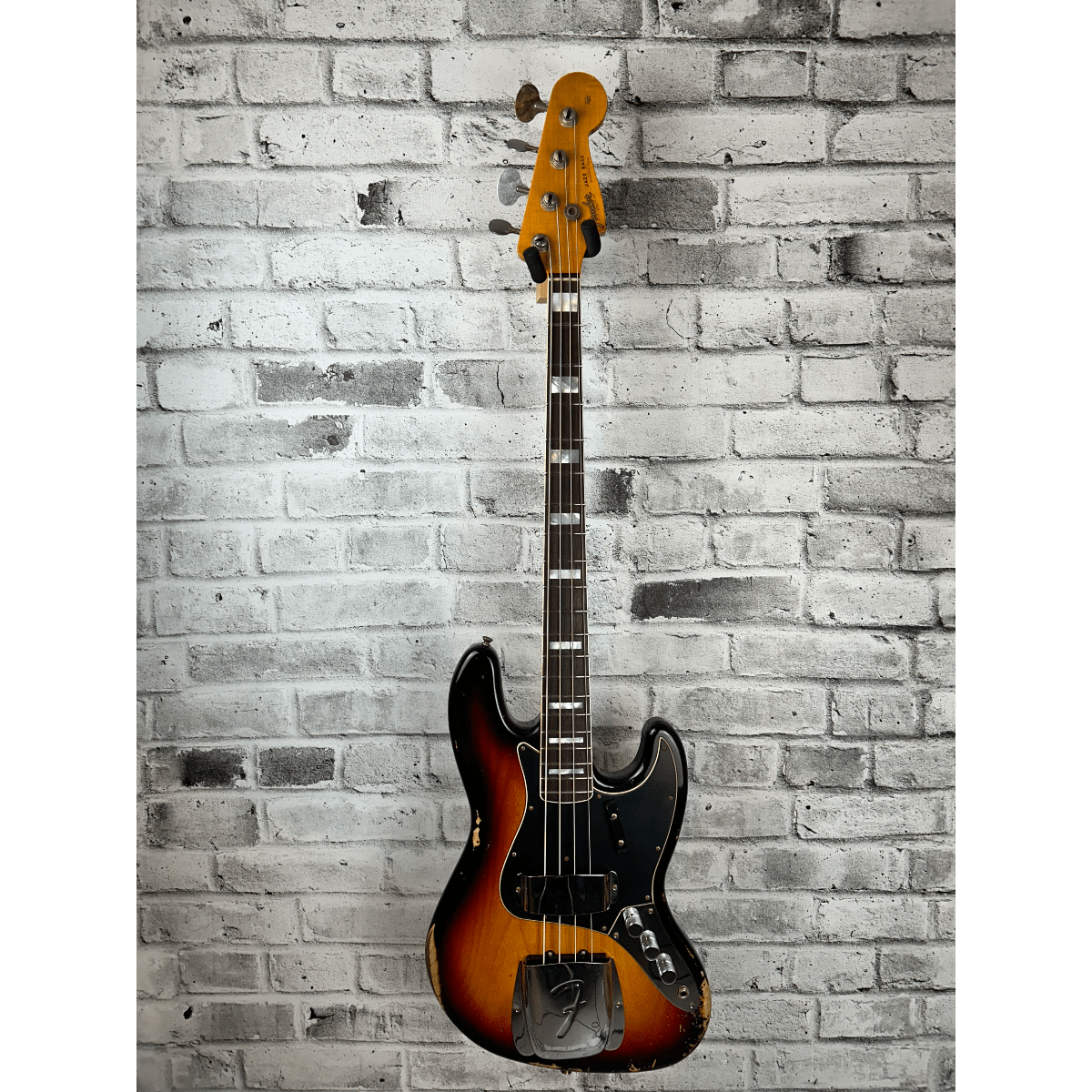 Fender Custom Shop Limited Edition Custom Jazz Bass Heavy Relic, Round-Lam Rosewood Fingerboard, Faded Aged 3-Color Sunburst