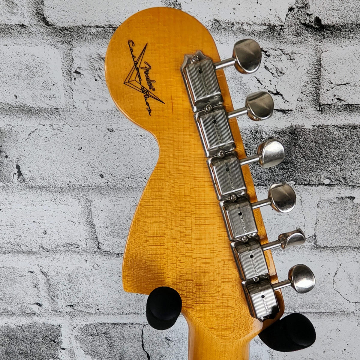 Fender Custom Shop '66 Strat Deluxe Closet Classic, Rosewood Fingerboard, 3-Color Sunburst