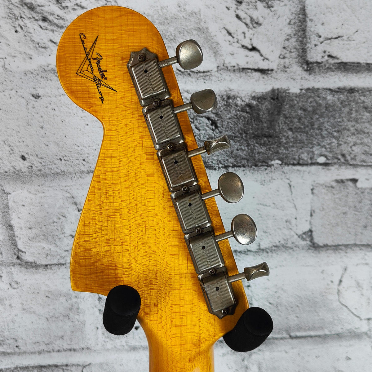 Fender Custom Shop Bass VI Journeyman Relic, Rosewood Fingerboard, Aged 3-Color Sunburst