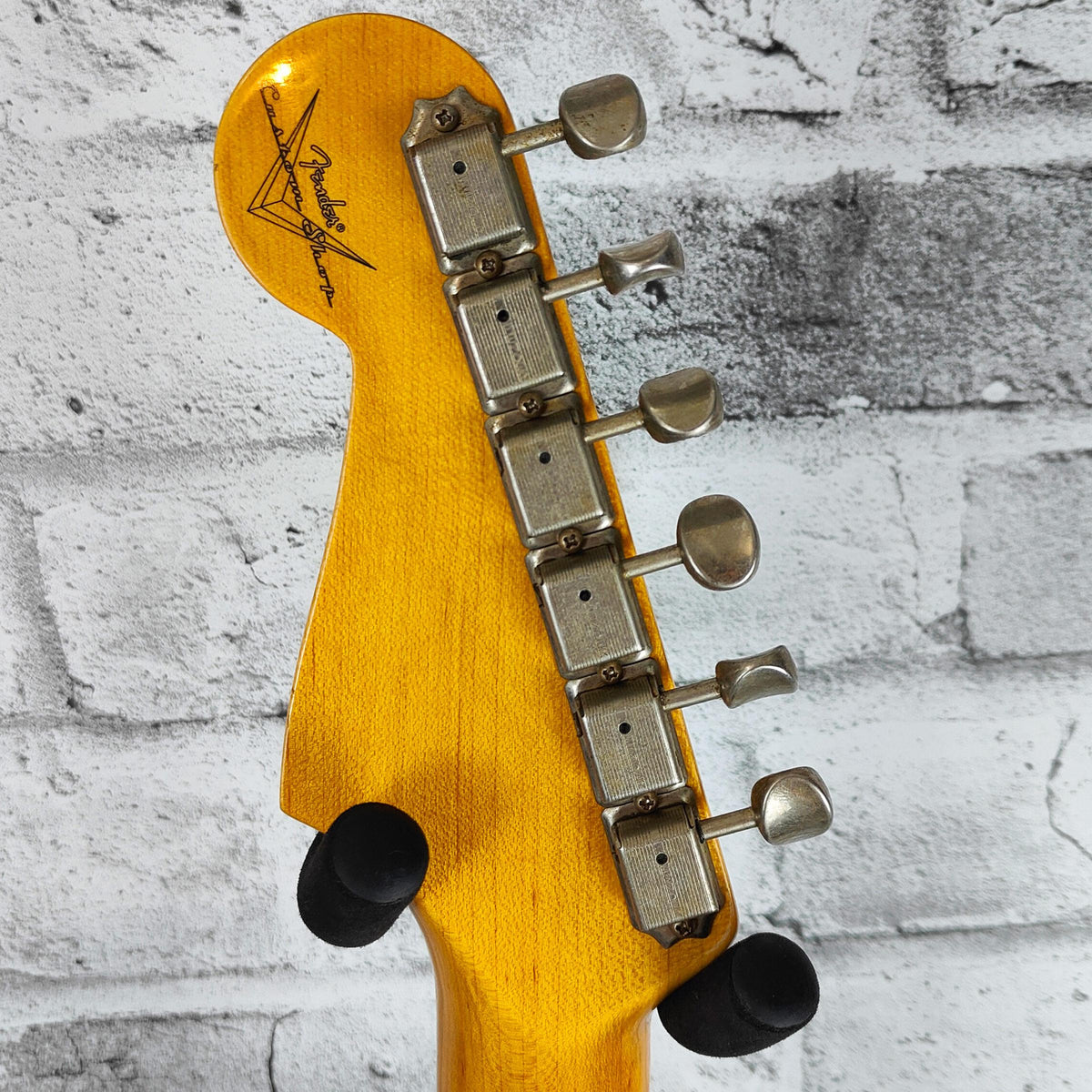 Fender Custom Shop '64 Strat Journeyman Relic, Rosewood Fingerboard, Target 3-Color Sunburst