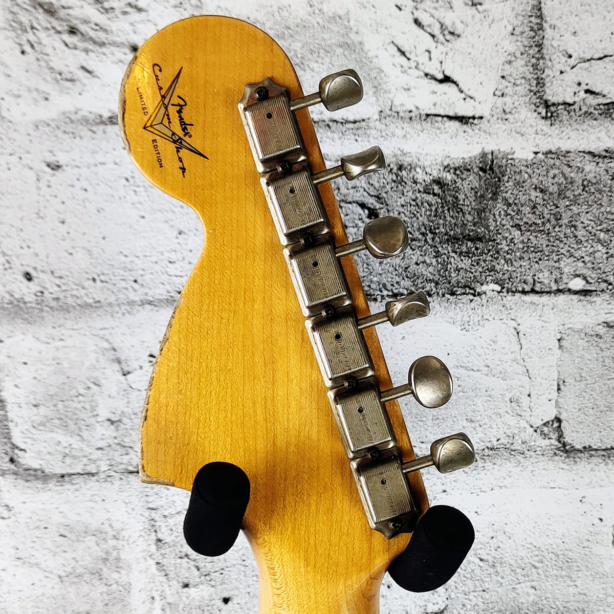 Fender Custom Shop W21 LTD 67 Heavy Relic Stratocaster, Aged Surf Green over 3-Color Sunburst