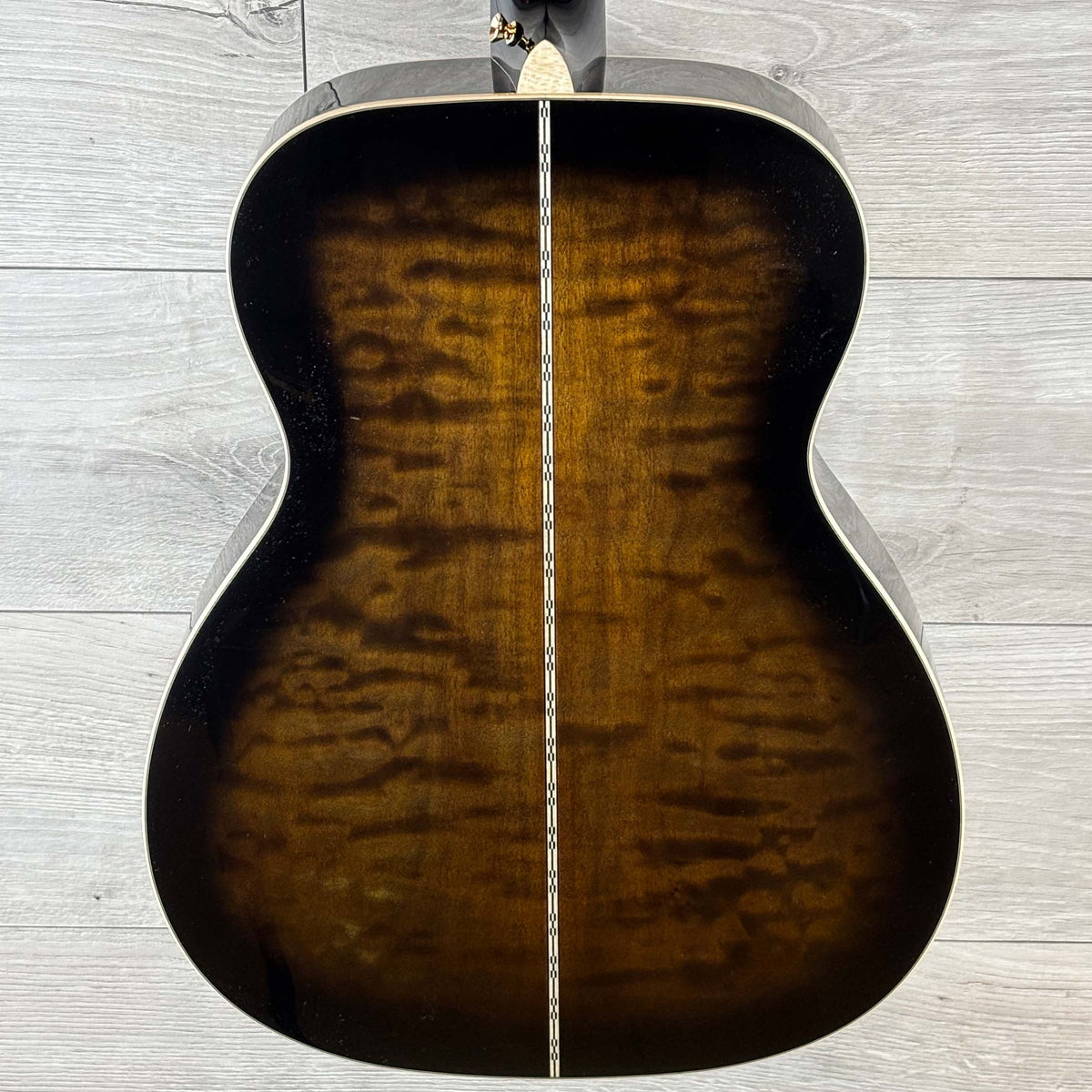 MARTIN Custom Shop M Paisley Ember Burst Acoustic-Electric Guitar