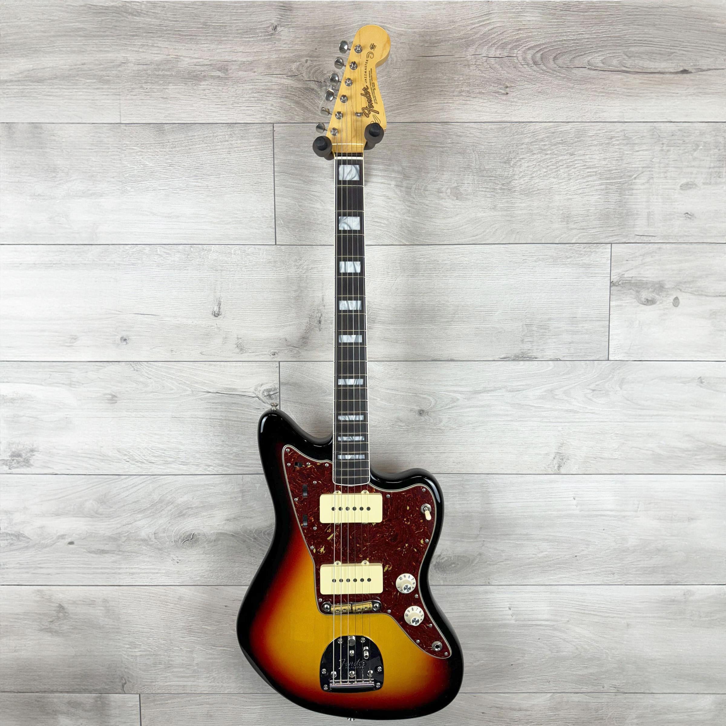 FENDER Custom Shop 1967 Jazzmaster DLX Closet Classic, 3A Rosewood Fingerboard, 3-Color Sunburst