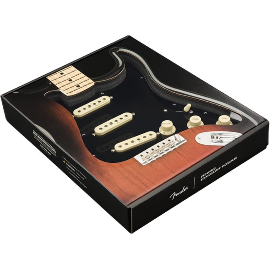Fender Pre-Wired Strat Pickguard, Vintage Noiseless SSS, Black 11 Hole PG