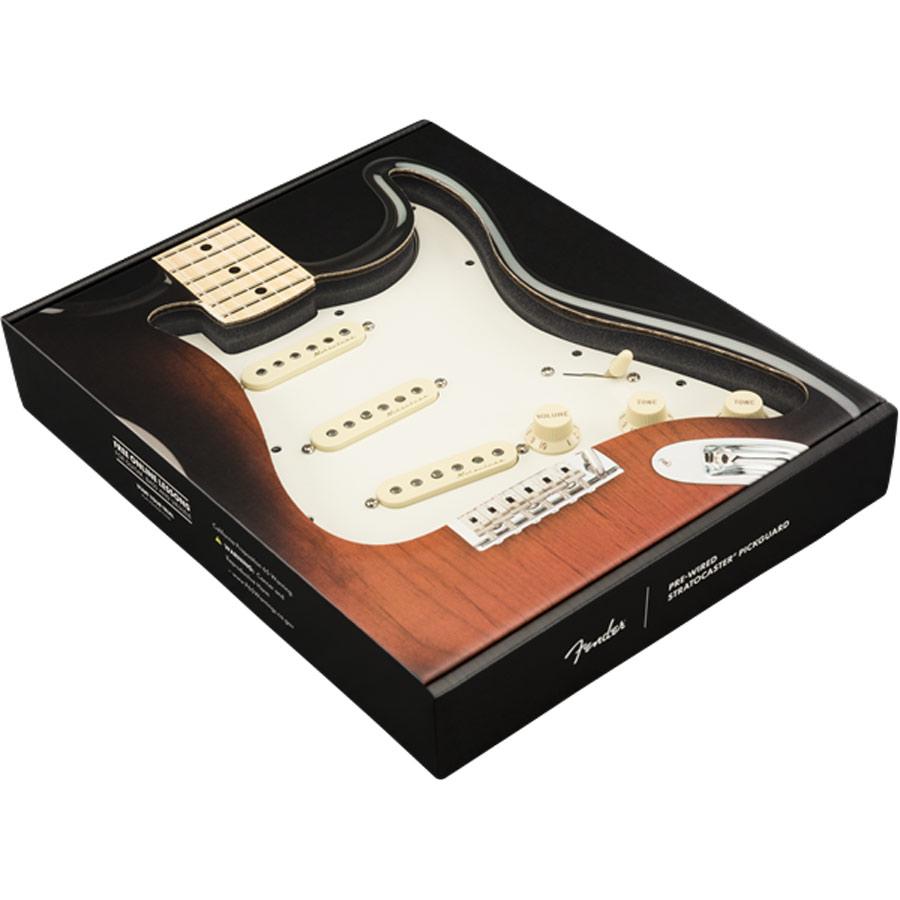 Fender Pre-Wired Strat Pickguard, Vintage Noiseless SSS, Parchment 11 Hole PG