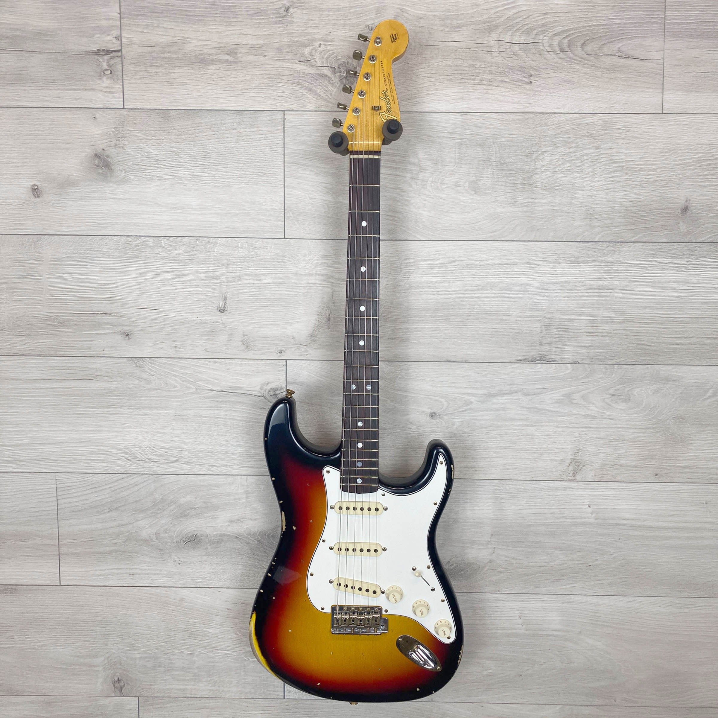 FENDER Custom Shop 65 Stratocaster Relic-Style Rosewood - 3-Color Sunburst