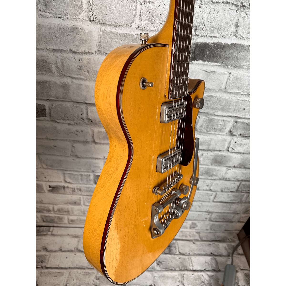 Gretsch Custom Shop Masterbuilt, Stephen Stern, G6128-JR Duo Jet JR Relic – TV Yellow (One-Of-A-Kind)