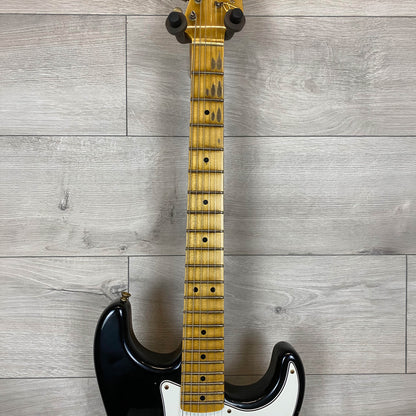 FENDER Custom Shop 65 Stratocaster Journeyman avec manche en érable et micros bobinés à la main - Noir