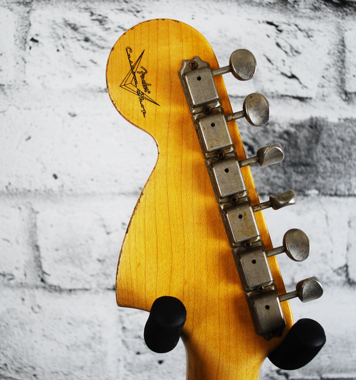 Fender 1967 HEAVY RELIC® STRATOCASTER - Aged Olympic White