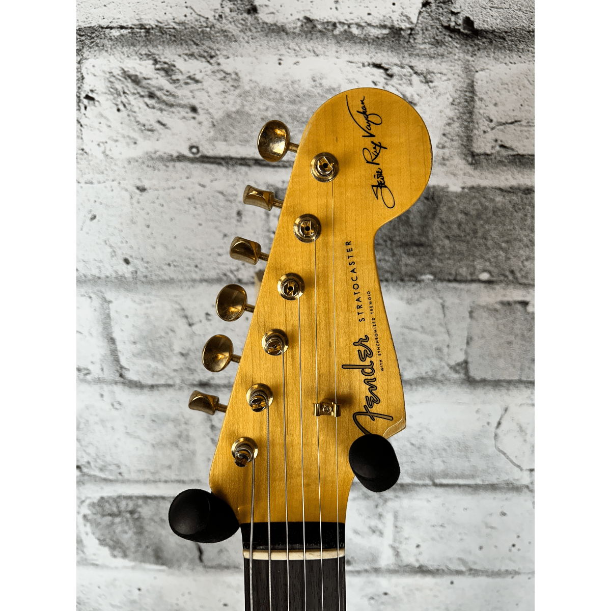 Fender Custom Shop Stevie Ray Vaughan Signature Stratocaster® Relic® with Closet Classic Hardware, Rosewood Fingerboard, Faded 3-Color Sunburst