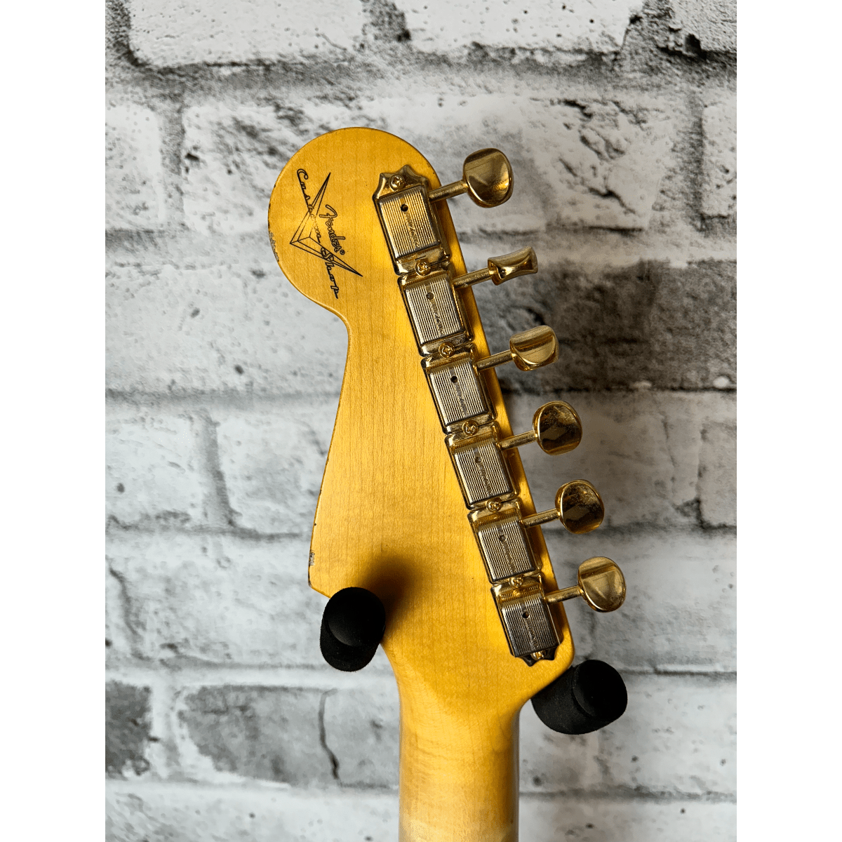 Fender Custom Shop Stevie Ray Vaughan Signature Stratocaster® Relic® with Closet Classic Hardware, Rosewood Fingerboard, Faded 3-Color Sunburst