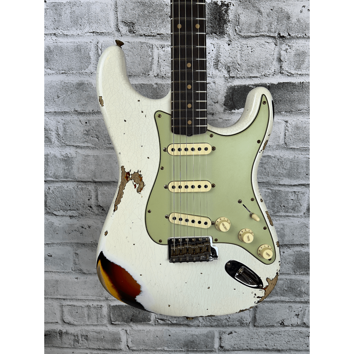 Fender Custom Shop Limited Edition 1962 Heavy Relic Stratocaster, Aged Olympic White Over 3-Tone Sunburst