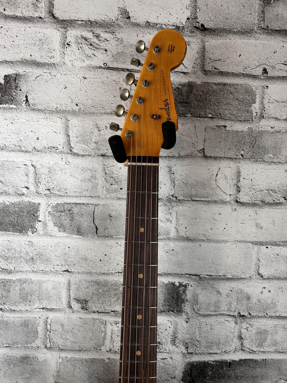 Fender Custom Shop 1960 Stratocaster Heavy Relic, Rosewood Fingerboard, Aged Black over 3-Color Sunburst