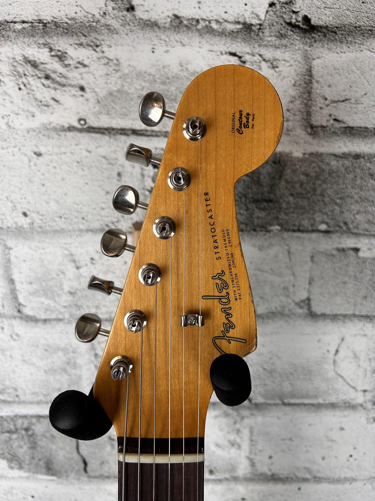 Fender Custom Shop Late 1962 Stratocaster Relic with Closet Classic Hardware, Rosewood Fingerboard, 3-Color Sunburst