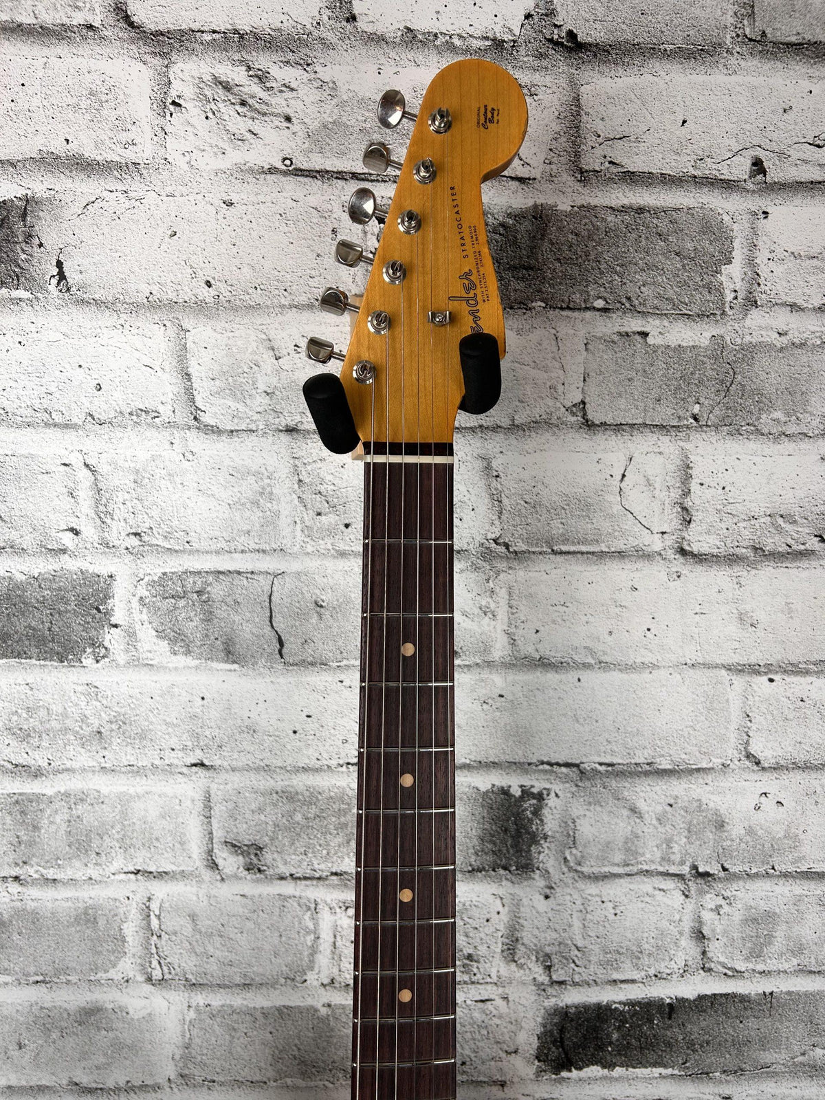 Fender Custom Shop Late 1962 Stratocaster Relic with Closet Classic Hardware, Rosewood Fingerboard, 3-Color Sunburst
