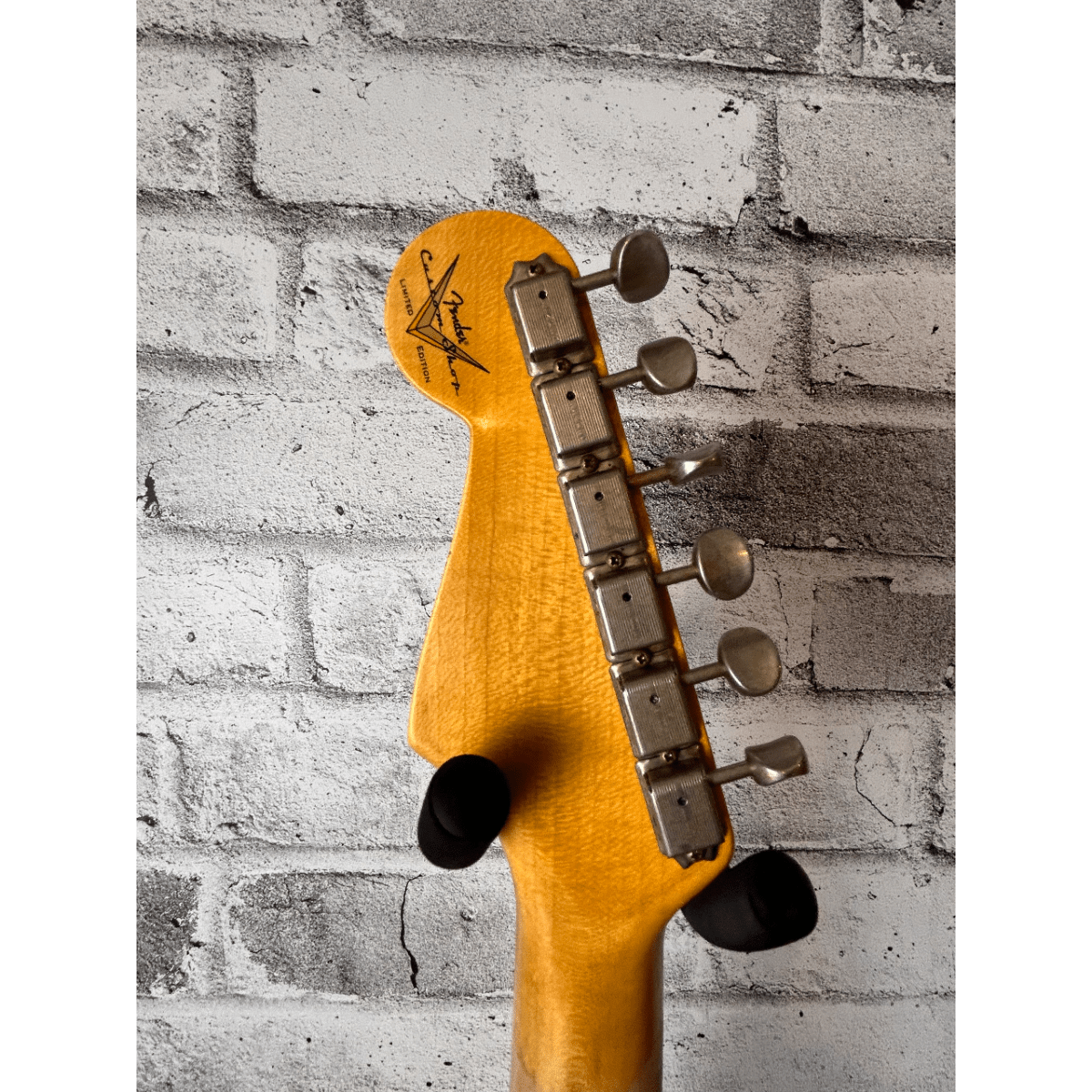 Fender Custom Shop Limited Edition 70th Anniversary 1954 Stratocaster Journeyman Relic, Wide-Fade 2-Color Sunburst