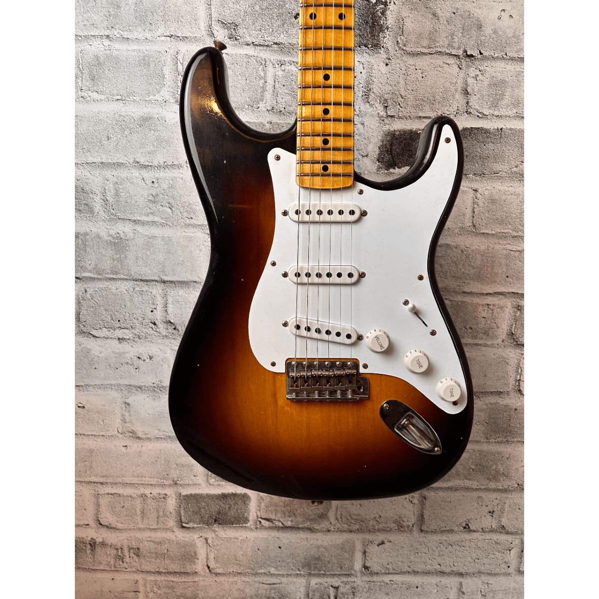 Fender Custom Shop Limited Edition 70th Anniversary 1954 Stratocaster Journeyman Relic, Wide-Fade 2-Color Sunburst