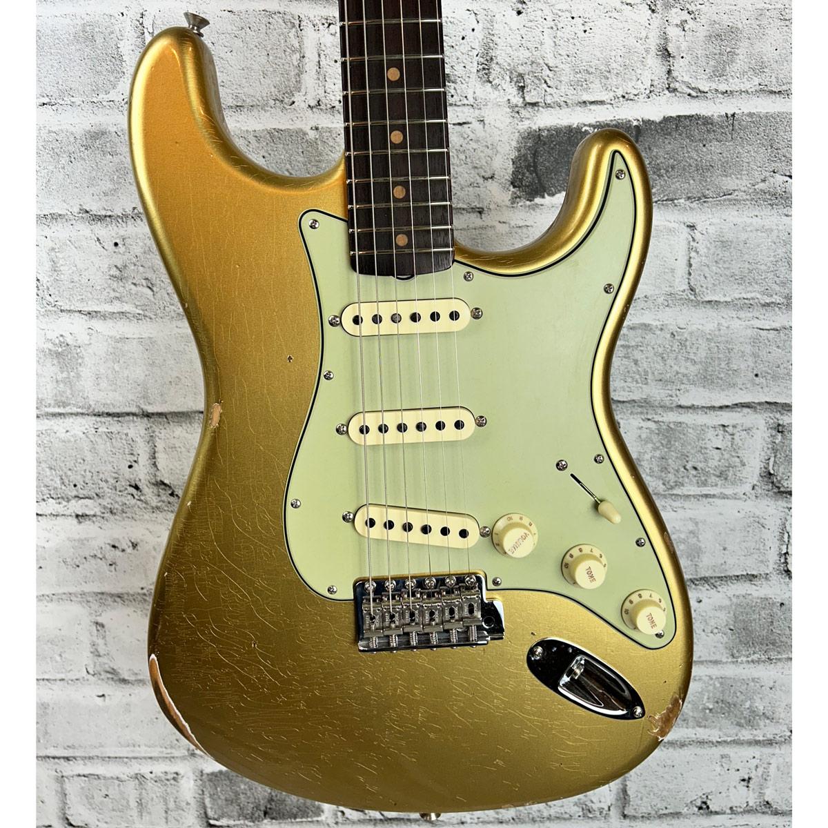Fender Custom Shop Late 1962 Stratocaster Relic with Closet Classic Hardware, Rosewood Fingerboard, Aged Aztec Gold