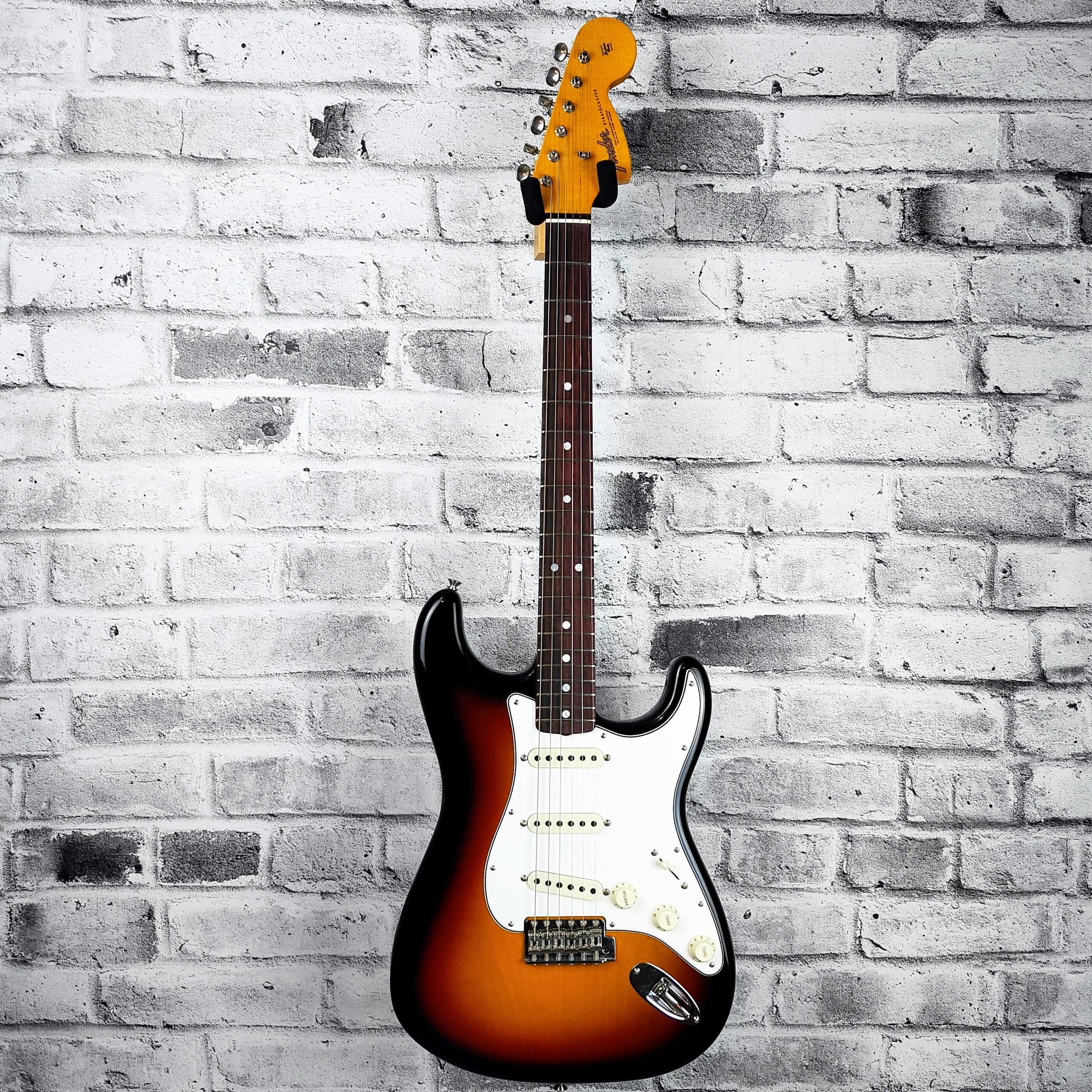 Fender Custom Shop  '66 Strat Deluxe Closet Classic, Rosewood Fingerboard, 3-Color Sunburst