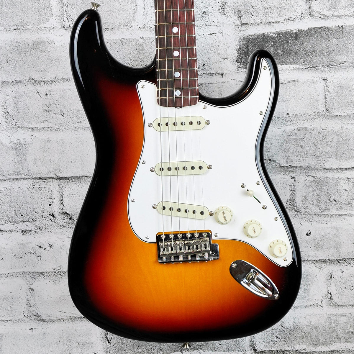 Fender Custom Shop  '66 Strat Deluxe Closet Classic, Rosewood Fingerboard, 3-Color Sunburst