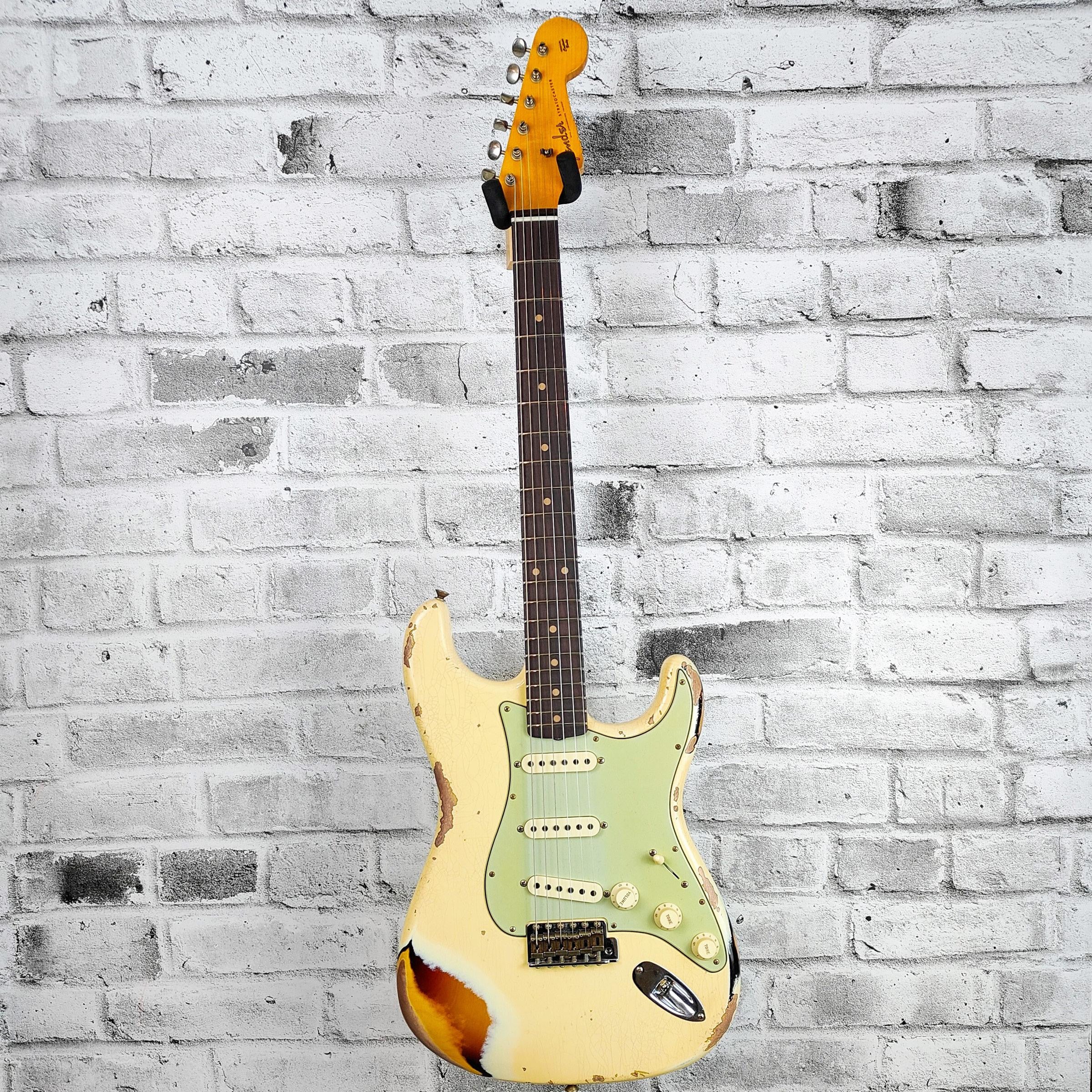 Fender Custom Shop '61 Strat Heavy Relic, Rosewood Fingerboard, Aged Vintage White over 3-Color Sunburst