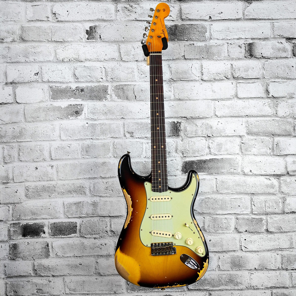 Fender Custom Shop '61 Strat Heavy Relic, Rosewood Fingerboard, Super Faded Aged 3-Color Sunburst