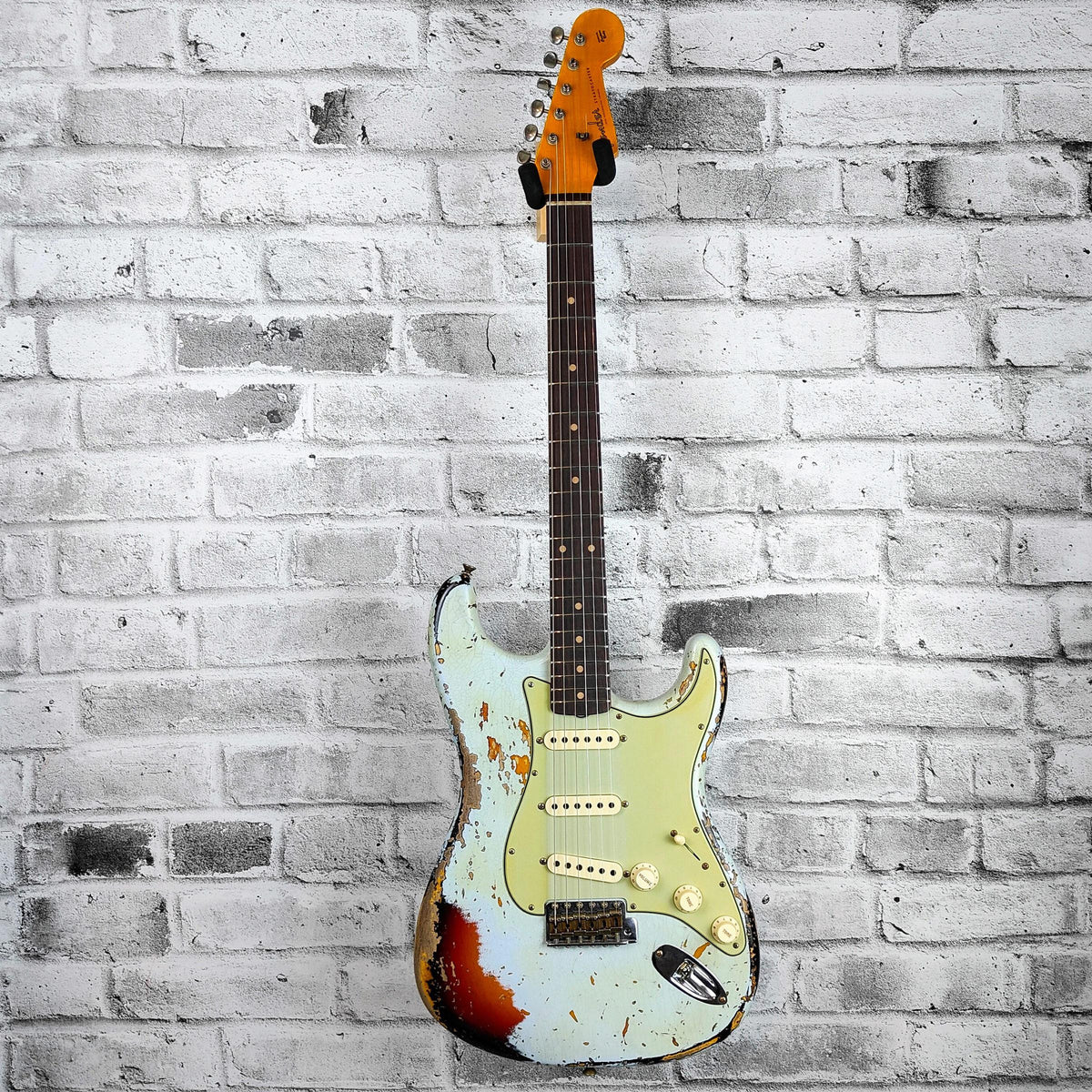 Fender Custom Shop '61 Strat Heavy Relic, Rosewood Fingerboard, Super Faded Aged Sonic Blue over 3-Color Sunburst