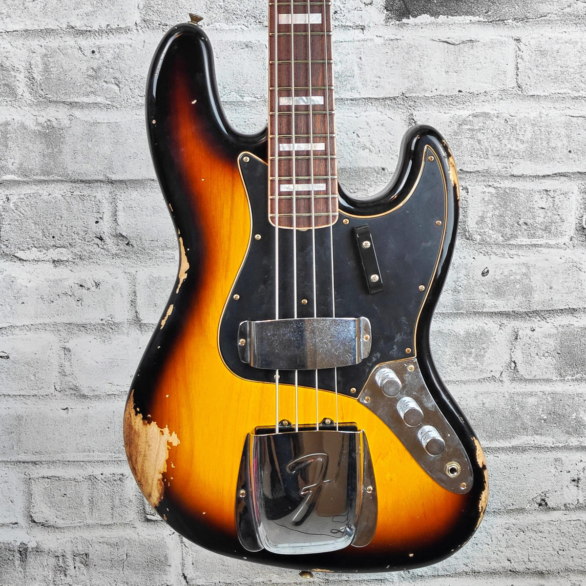 Fender Custom Shop Limited Edition Custom Jazz Bass Heavy Relic, Round-Lam Rosewood Fingerboard, Faded Aged 3-Color Sunburst