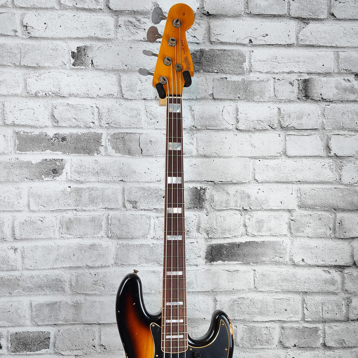 Fender Custom Shop Limited Edition Custom Jazz Bass Heavy Relic, Round-Lam Rosewood Fingerboard, Faded Aged 3-Color Sunburst
