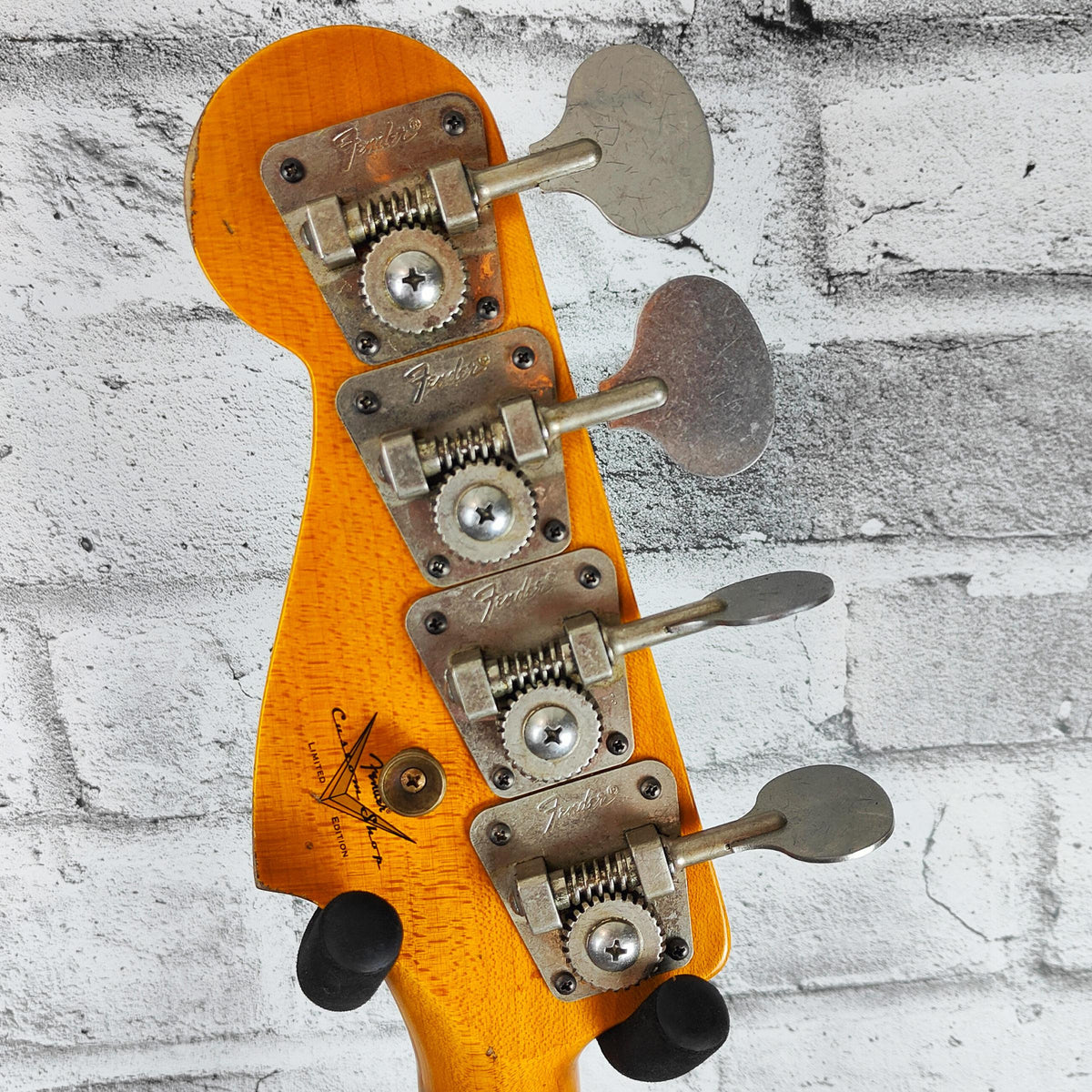 Fender Custom Shop Limited Edition Custom Jazz Bass Heavy Relic, Round-Lam Rosewood Fingerboard, Faded Aged 3-Color Sunburst