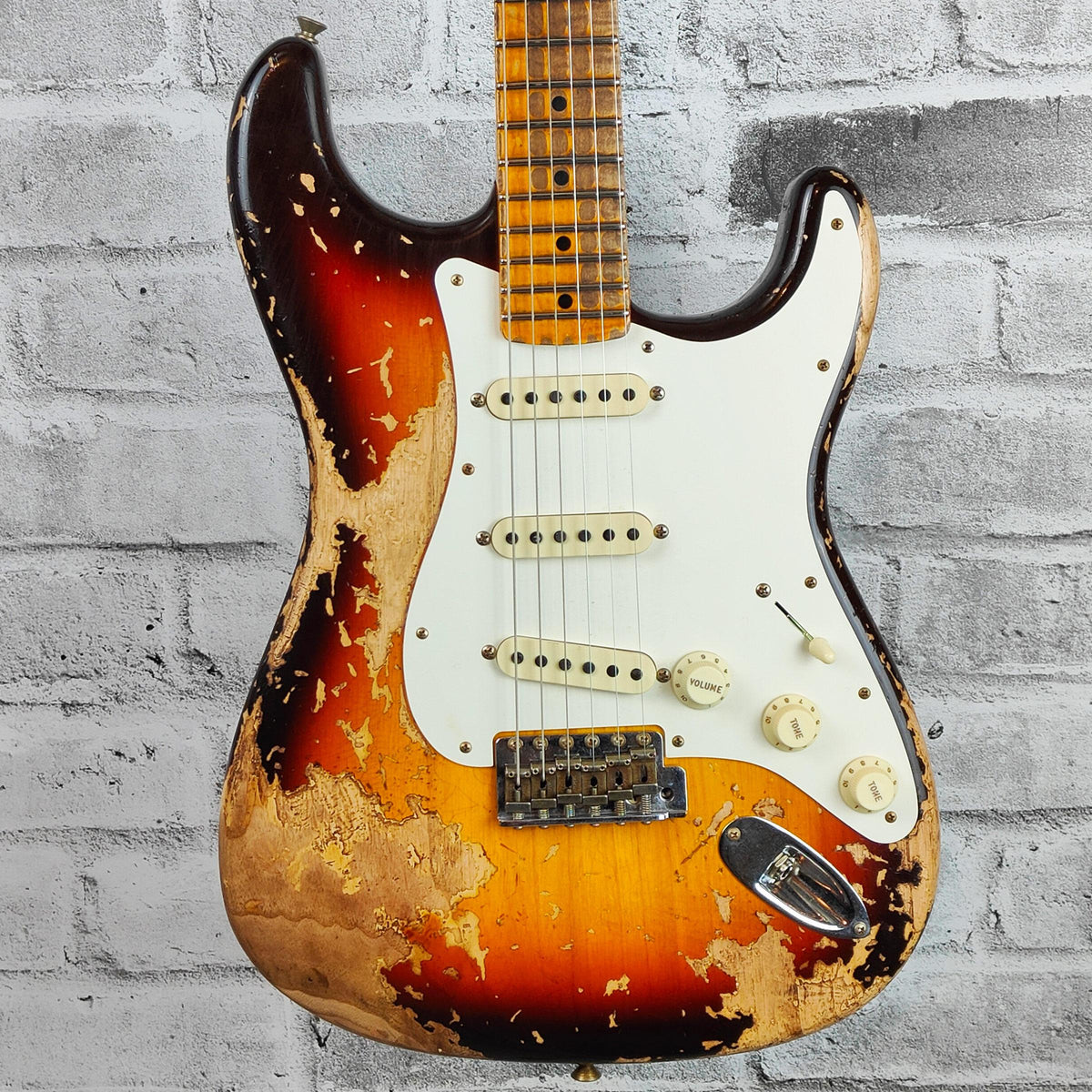 Fender Custom Shop Limited Edition Red Hot Strat Super Heavy Relic, Maple Fingerboard, Faded Aged Chocolate 3-Color Sunburst