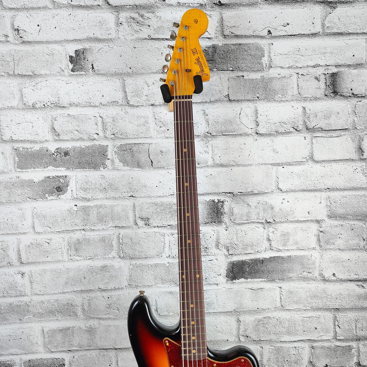 Fender Custom Shop Bass VI Journeyman Relic, Rosewood Fingerboard, Aged 3-Color Sunburst