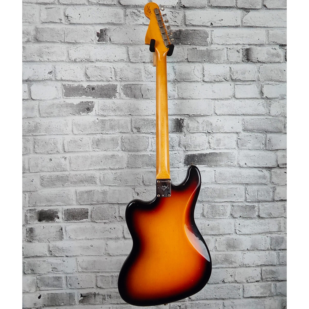 Fender Custom Shop Bass VI Journeyman Relic, Rosewood Fingerboard, Aged 3-Color Sunburst