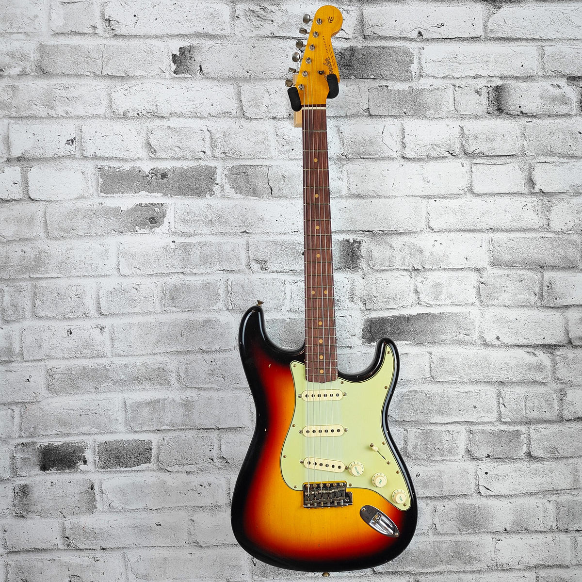 Fender Custom Shop '64 Strat Journeyman Relic, Rosewood Fingerboard, Target 3-Color Sunburst