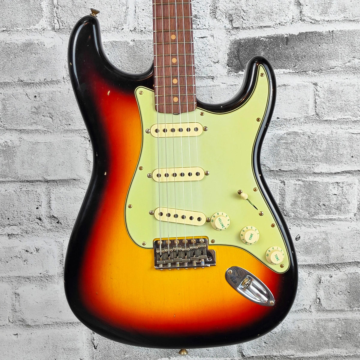 Fender Custom Shop '64 Strat Journeyman Relic, Rosewood Fingerboard, Target 3-Color Sunburst