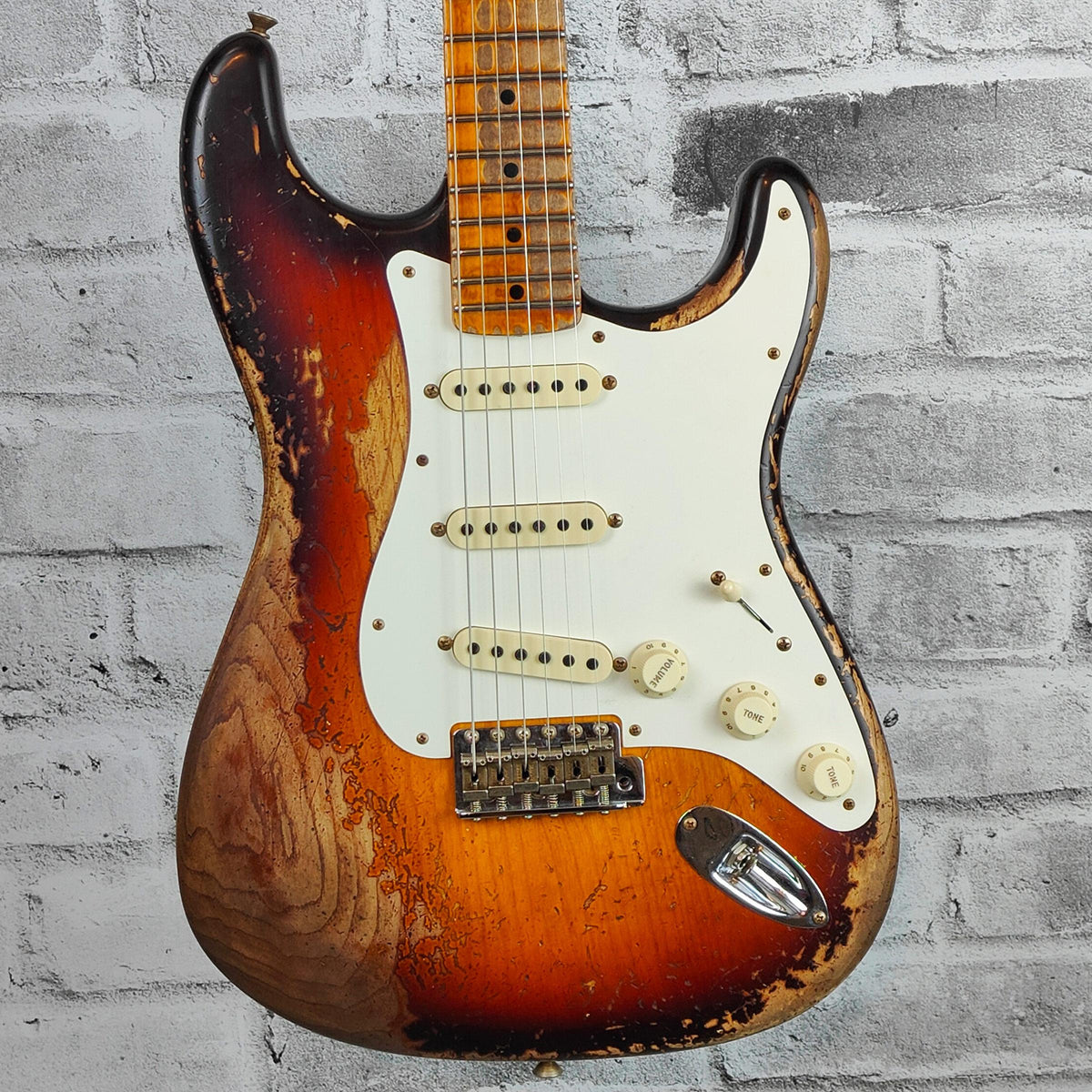 Fender Custom Shop Limited Edition Red Hot Strat Super Heavy Relic, Maple Fingerboard, Faded Aged Chocolate 3-Color Sunburst