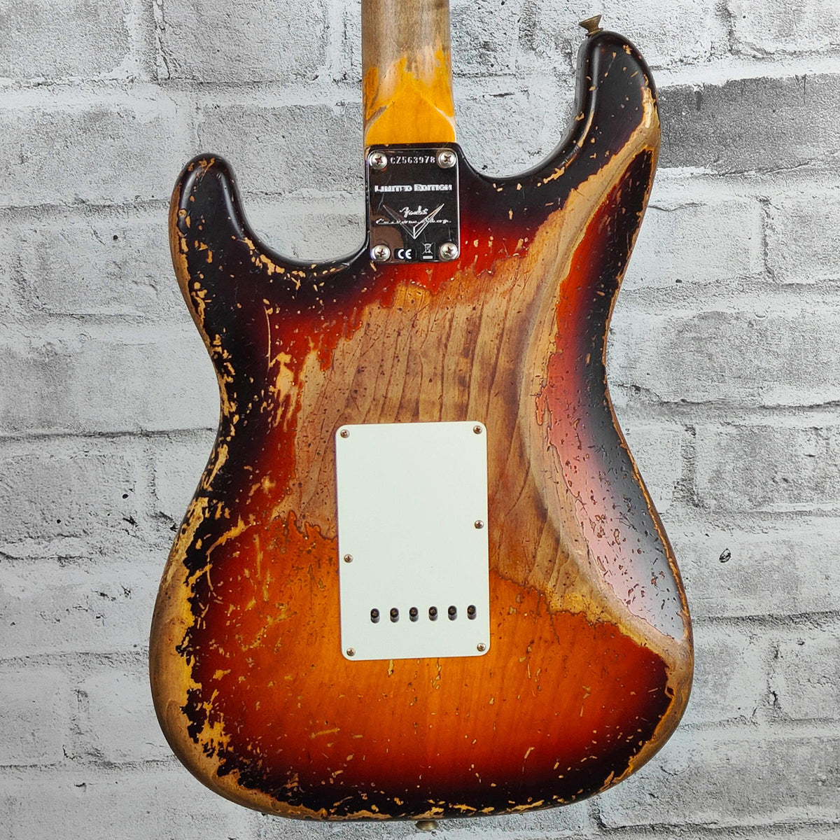 Fender Custom Shop Limited Edition Red Hot Strat Super Heavy Relic, Maple Fingerboard, Faded Aged Chocolate 3-Color Sunburst