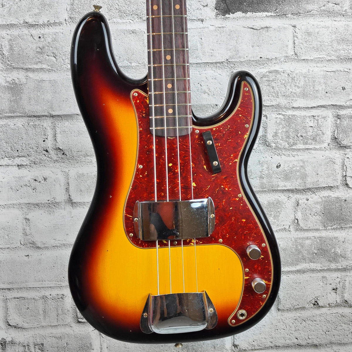 Fender Custom Shop '63 P Bass Journeyman Relic, Rosewood Fingerboard, Aged 3-Color Sunburst