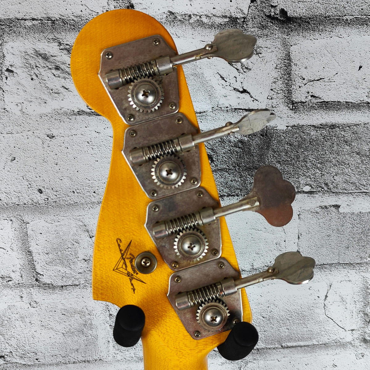 Fender Custom Shop '63 P Bass Journeyman Relic, Rosewood Fingerboard, Aged 3-Color Sunburst