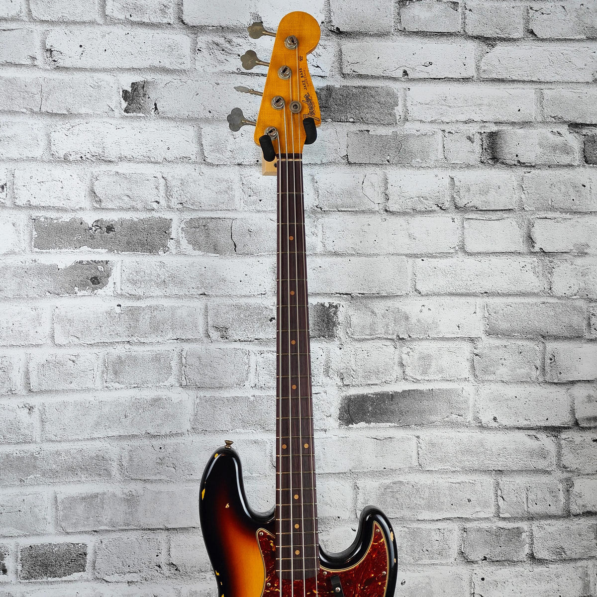 Fender Custom Shop ’62 Jazz Bass Relic Rosewood Fingerboard, 3-Colour Sunburst