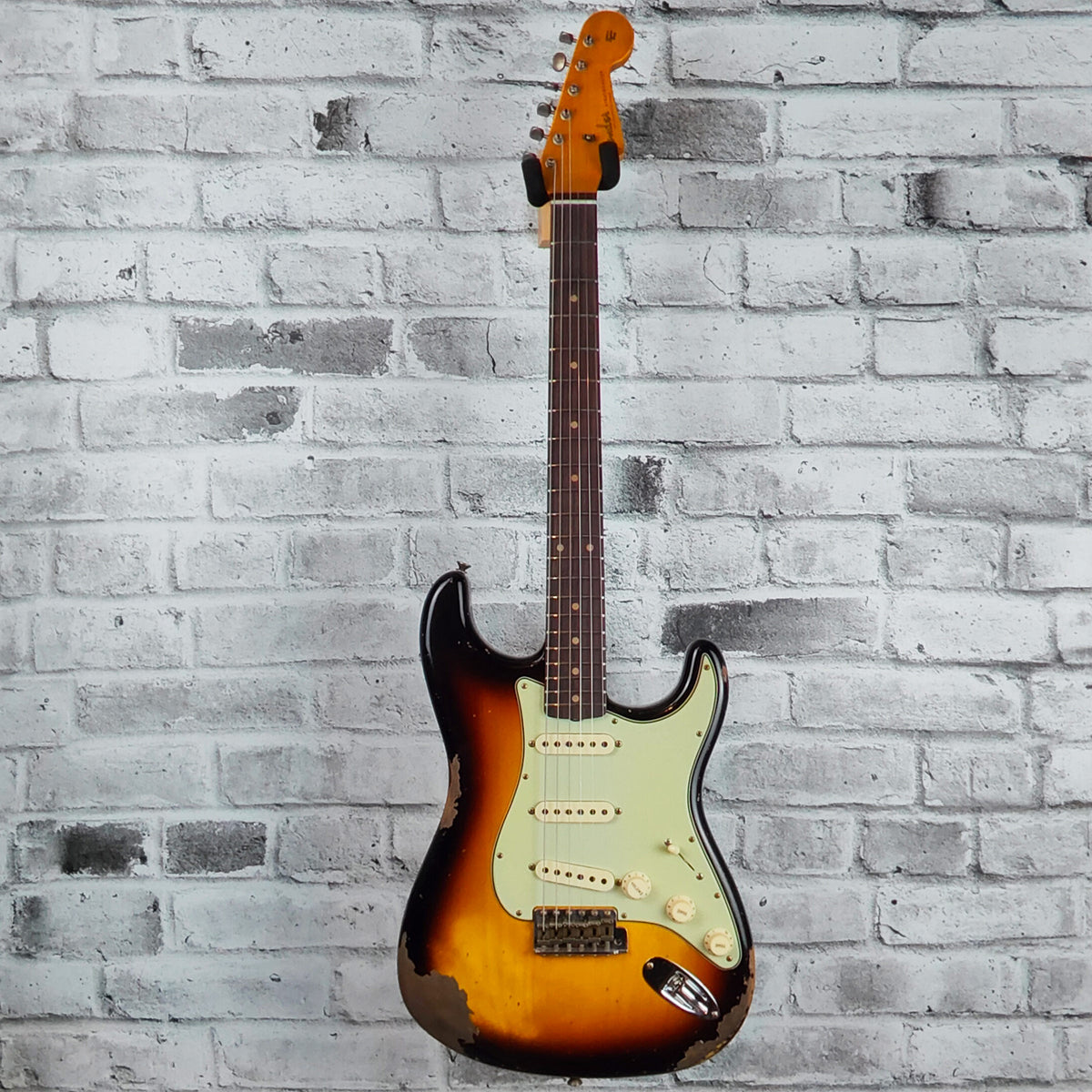 Fender Custom Shop '61 Stratocaster Heavy Relic, Rosewood Fingerboard, Super Faded Aged 3-Colour Sunburst