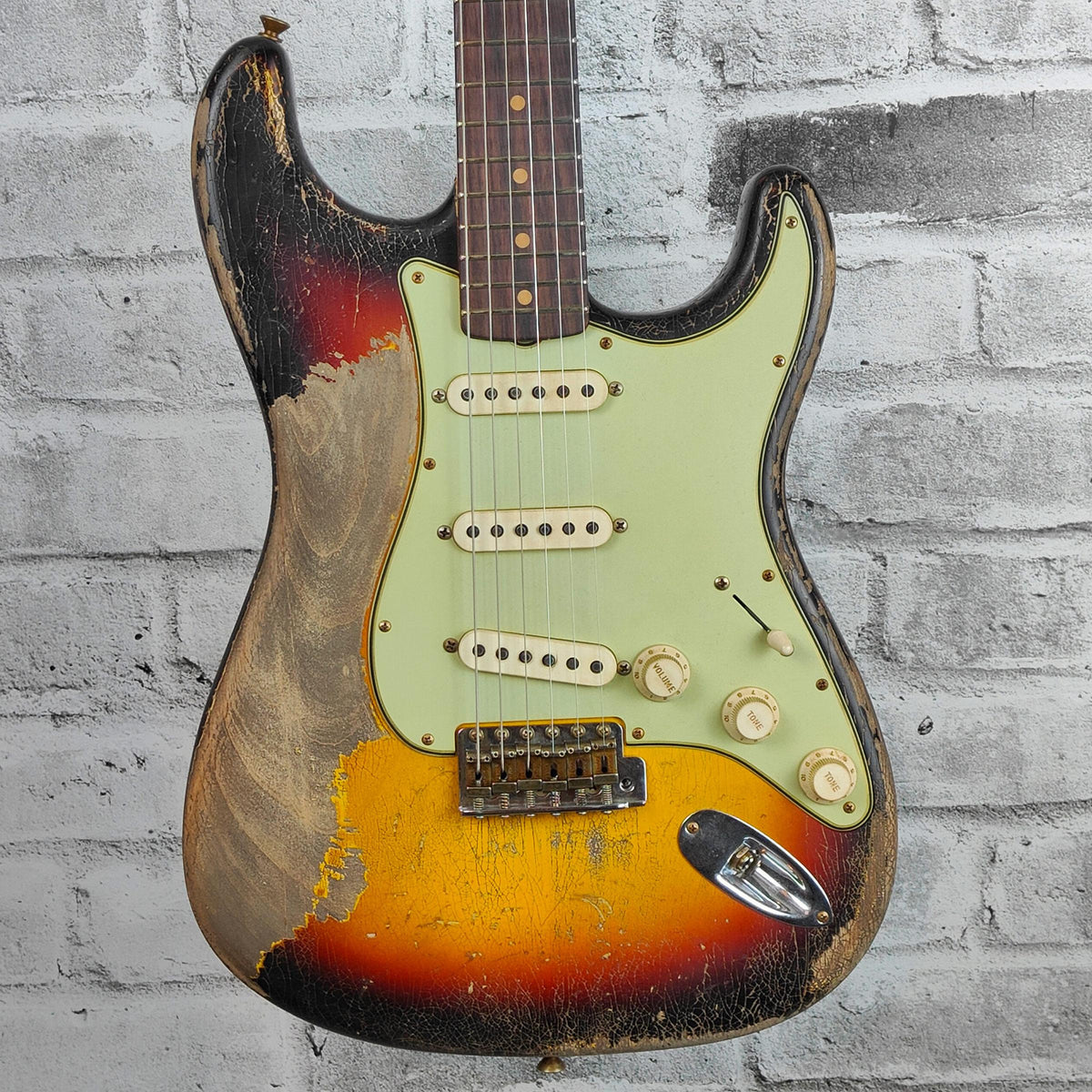 Fender Custom Shop '60 Stratocaster Ultimate Relic, Master Built by Greg Fessler, 3-Color Sunburst