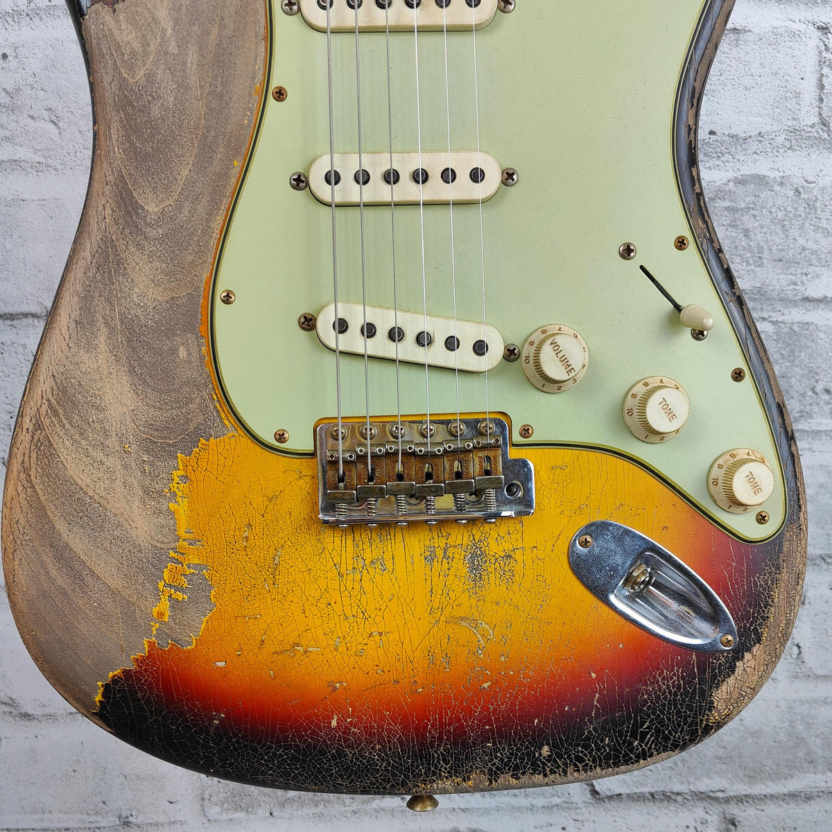 Fender Custom Shop '60 Stratocaster Ultimate Relic, Master Built by Greg Fessler, 3-Color Sunburst