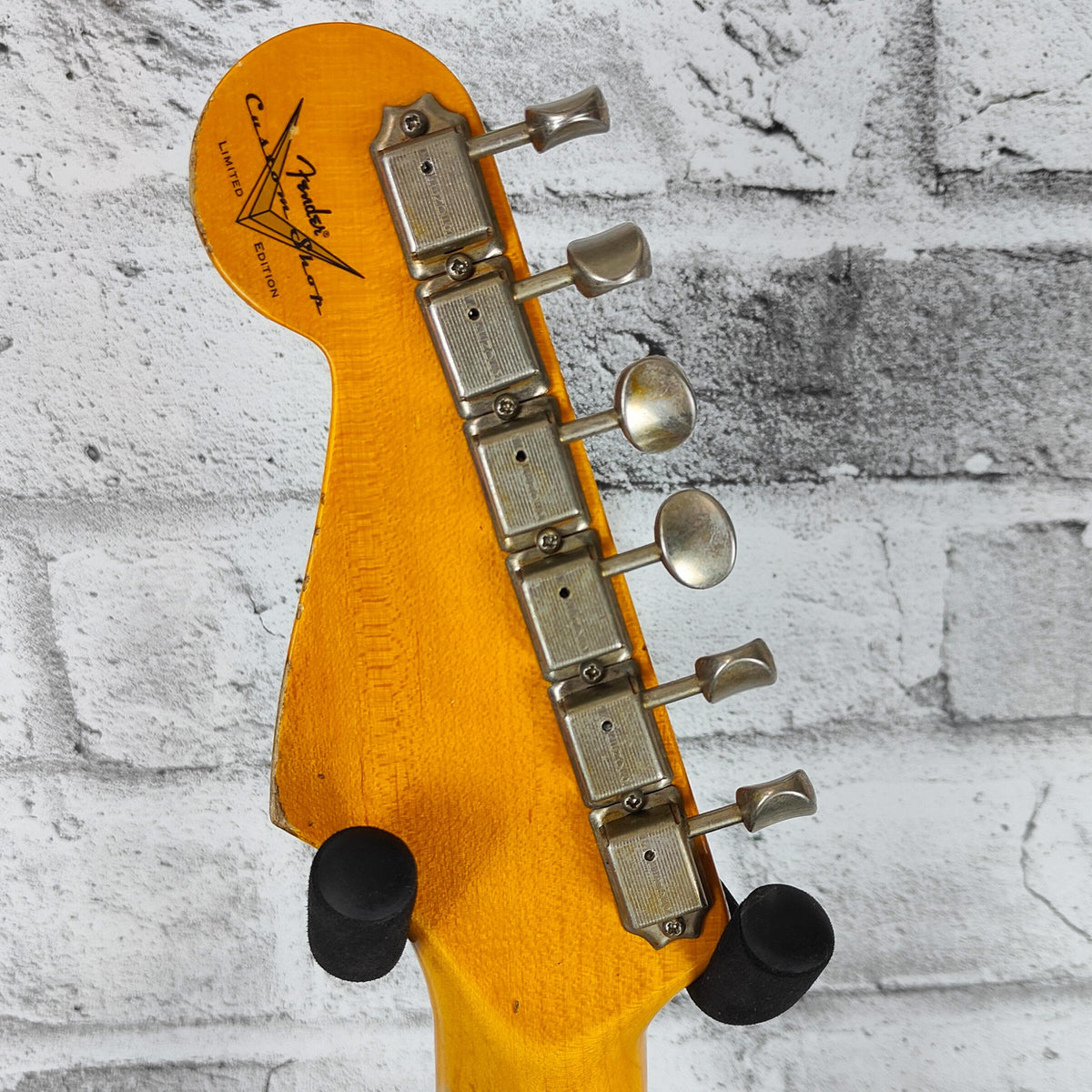 Fender Custom Shop Limited 1959 Stratocaster Super Heavy Relic, Aged Vintage White Over Chocolate 3-Tone Sunburst