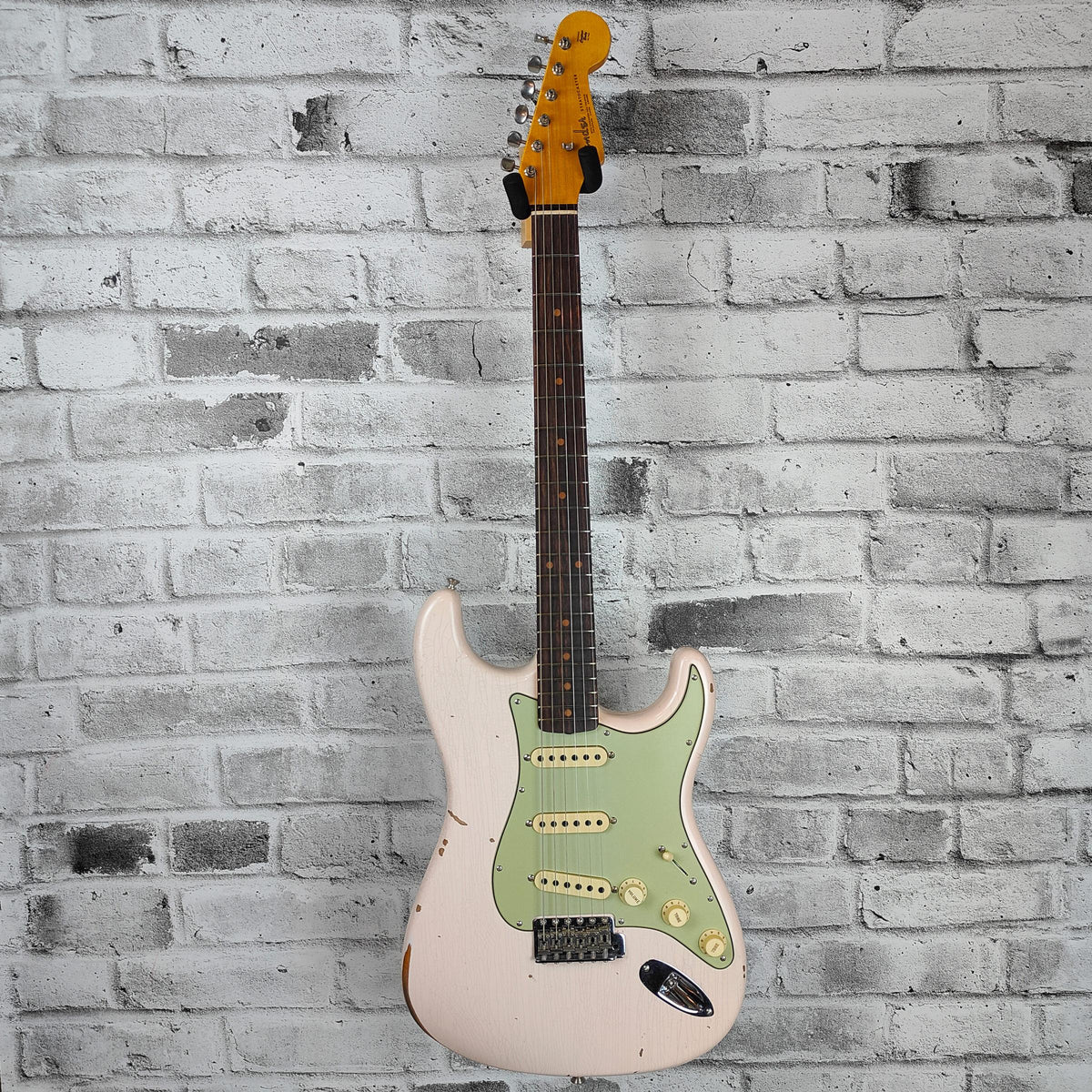 Fender Custom Shop Late 1962 Stratocaster Relic with Closet Classic Hardware, Rosewood Fingerboard, Super Faded Aged Shell Pink