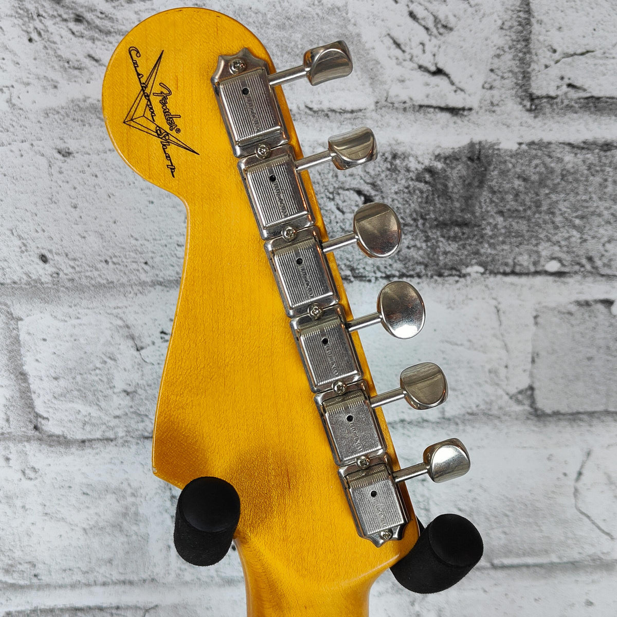 Fender Custom Shop Late 1962 Stratocaster Relic with Closet Classic Hardware, Rosewood Fingerboard, Super Faded Aged Shell Pink