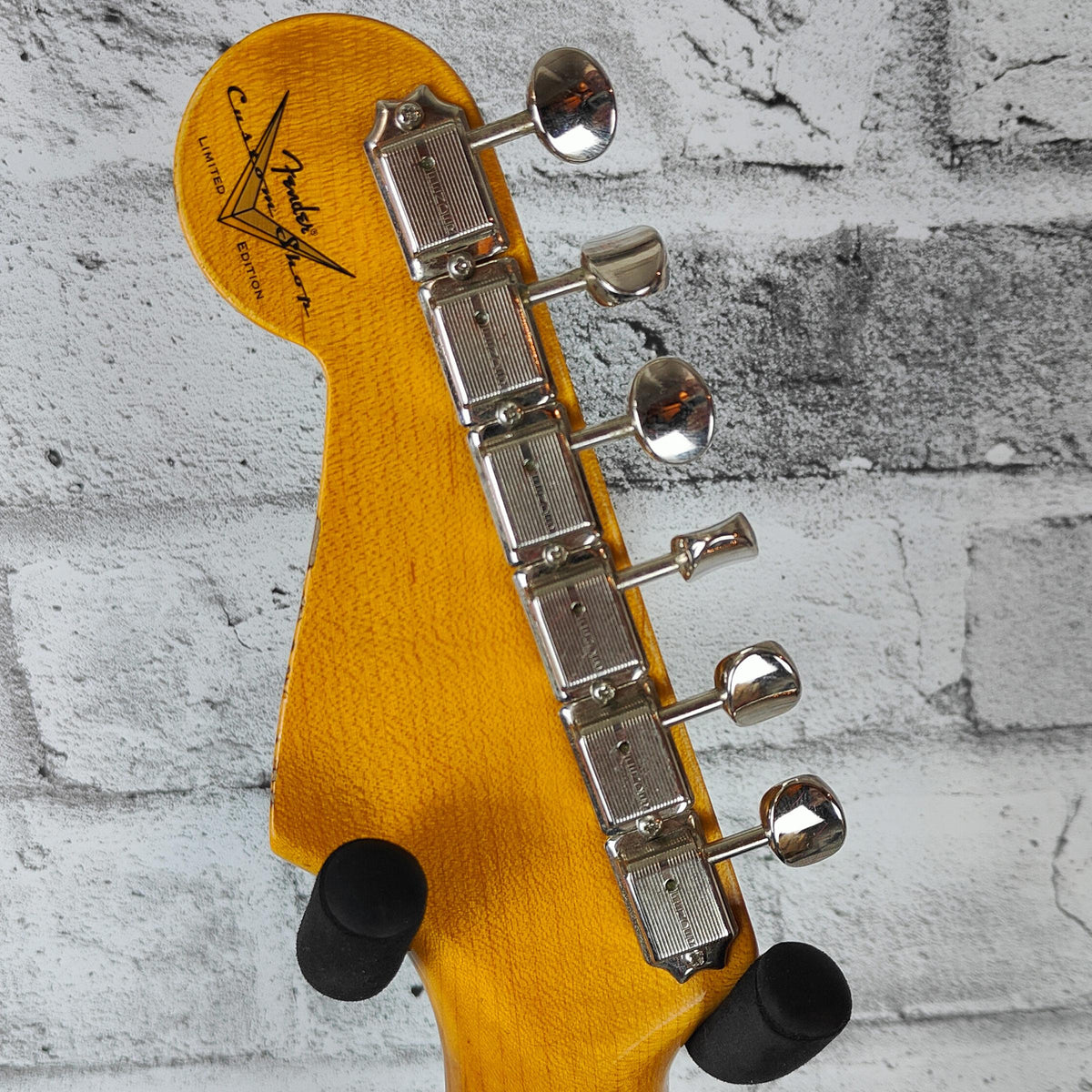 Fender Custom Shop Limited Edition Fat 1954 Stratocaster Relic with Closet Classic Hardware, 1-Piece Quartersawn Maple Neck Fingerboard, Wide-Fade Chocolate 2-Color Sunburst