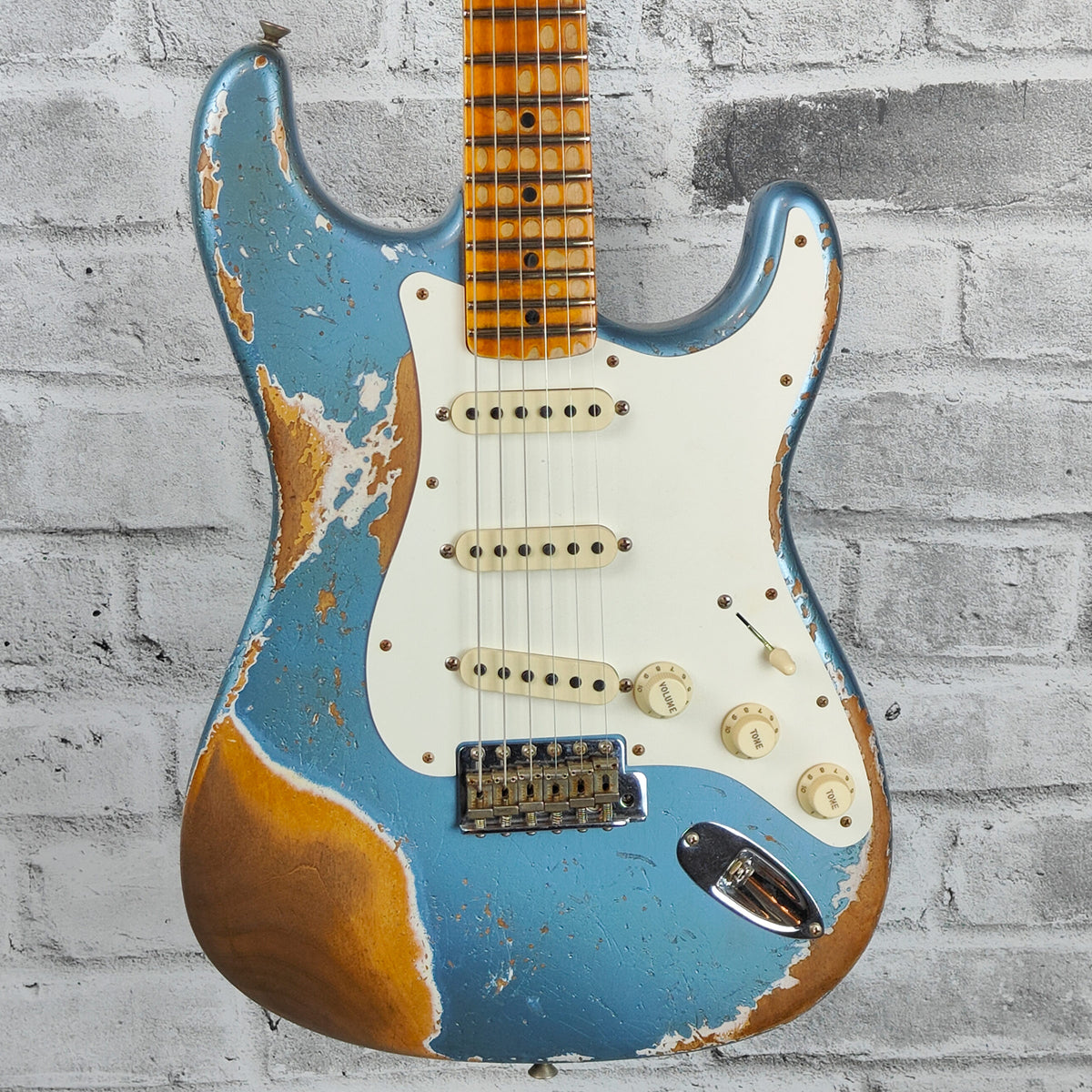 Fender Custom Shop Limited Edition Red Hot Strat Super Heavy Relic, Maple Fingerboard, Super Faded Aged Lake Placid Blue