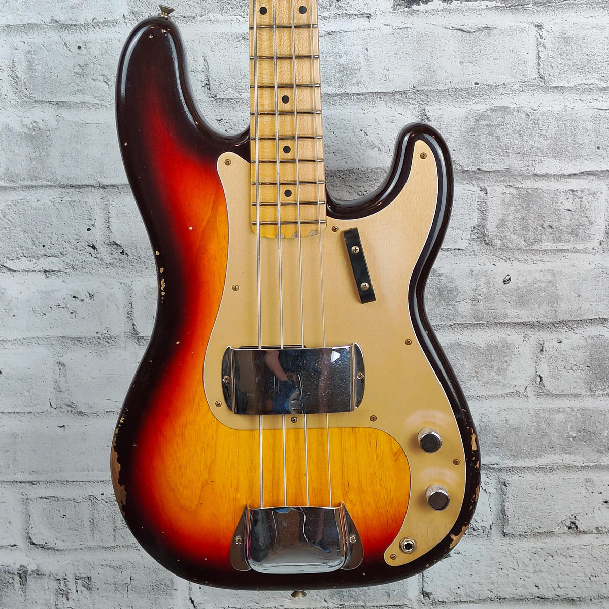 Fender Custom Shop Limited Edition P-Jazz Bass Relic, 1-Piece Quartersawn Maple Neck Fingerboard, Chocolate 3-Color Sunburst
