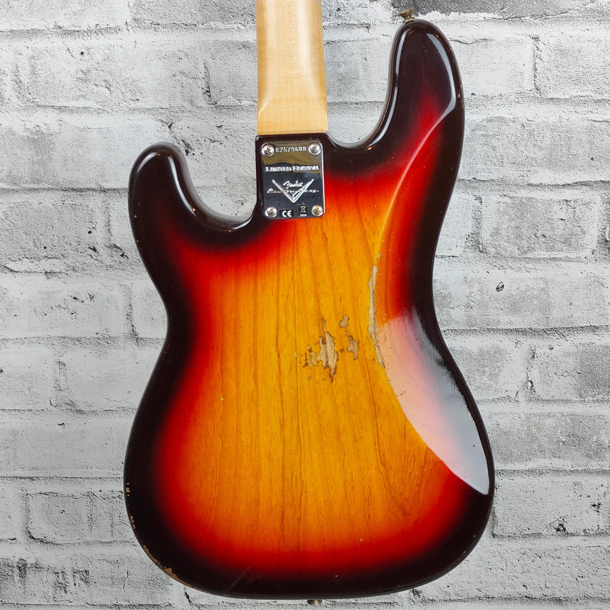 Fender Custom Shop Limited Edition P-Jazz Bass Relic, 1-Piece Quartersawn Maple Neck Fingerboard, Chocolate 3-Color Sunburst